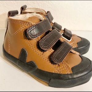 Veja child size 6 leather boots
